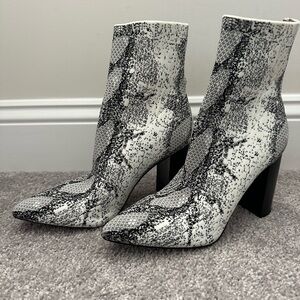 Steve Madden Black and White Snakeskin Pattern Heeled Boots